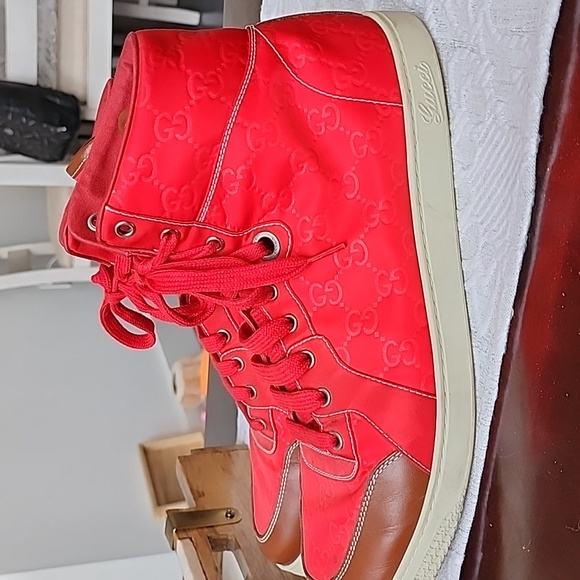 Men's Gucci Sneakers - Picture 3 of 4